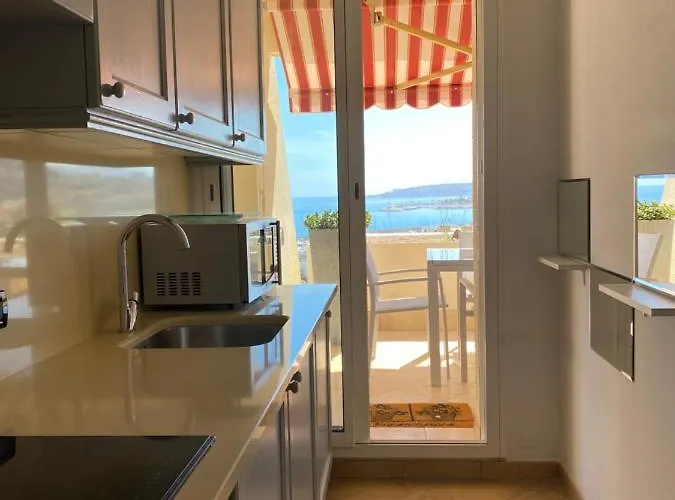 Mansfield Vue Carte Postale Terrasse Piscine Calme Port A 200m A Pied مينتون